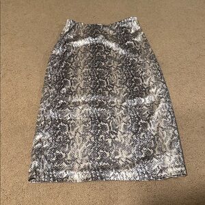 Abercrombie & Fitch Satin Sculpt Midi Skirt Snake Print lined M never worn